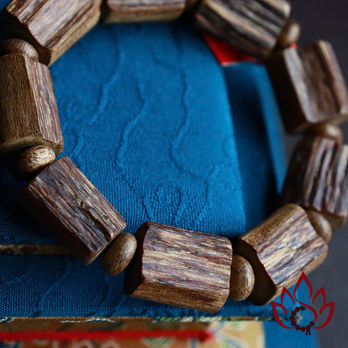 Vòng Trầm Hương Trúc Thô | 12 Ly | Trầm Kiến Tự Nhiên Lâu Năm